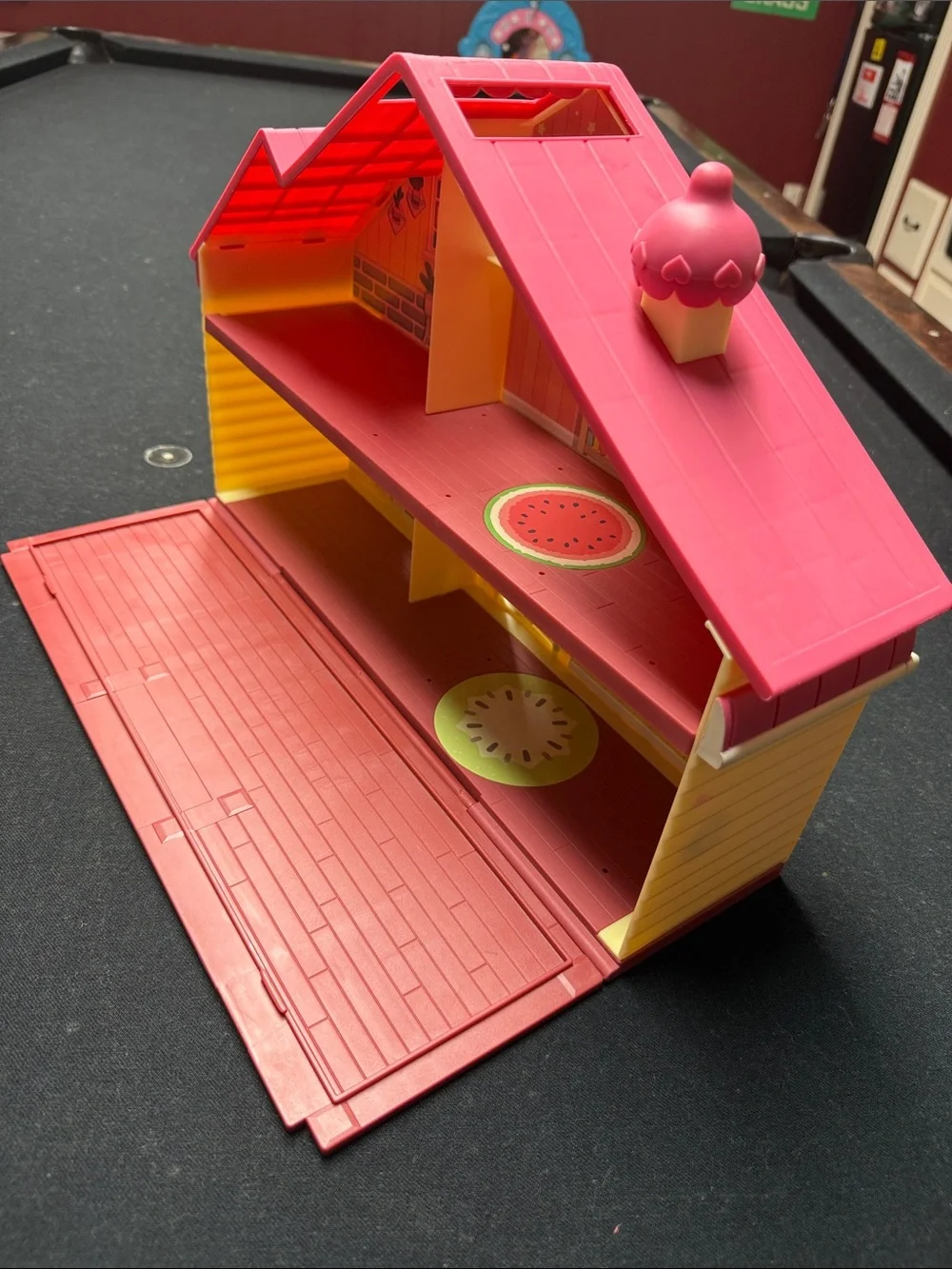 Bluey Family Home Playset Pack & Go Doll House No Furniture No Figures